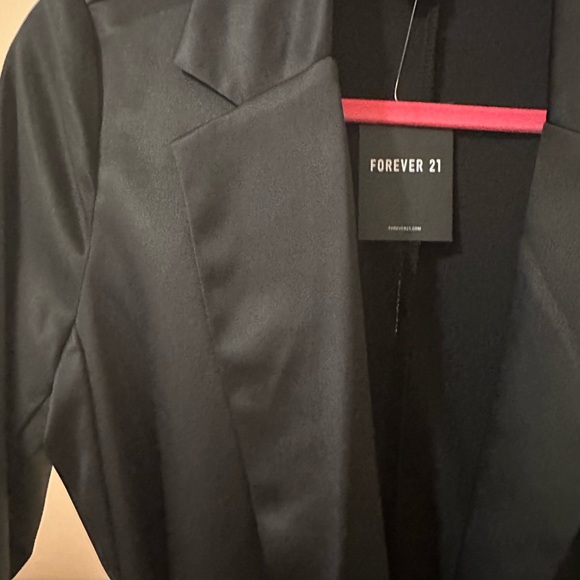 NWT-Women’s Forever 21 Black Coat. Size Large. - Picture 6 of 12